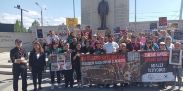 hayvanseverler-izmit-kent-meydaninda-bulustu-siddet-ayni-karanliktan-beslenir-1776554084.jpeg