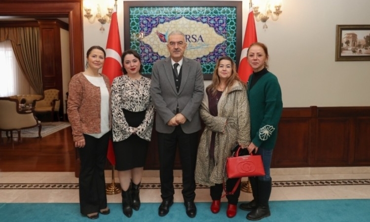 1886695-bursa-hayvan-haklari-platformu-vali-ayyildiz-a-rapor-sundu-nbsp-belediyeler-yasaya-uymali-69.jpeg