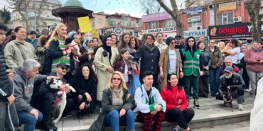 1909639-bursa-da-hayvan-haklari-icin-eylem-duzenlendi-69d36552a7ac0.webp.webp