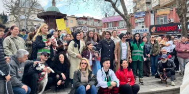 bursa-da-hayvan-haklari-icin-eylem-duzenlendi-1775460876-216_large.webp.webp
