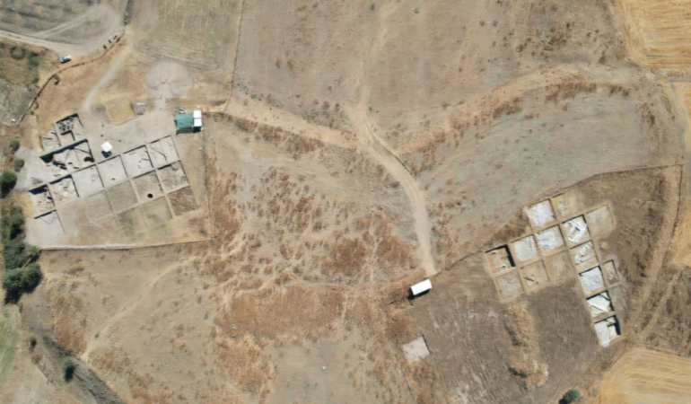 tavsanli-hoyukte-arkeolojik-kazilarda-ortaya-cikti-dort-bin-yillik-pati-izi-bulundu-dzki.jpg